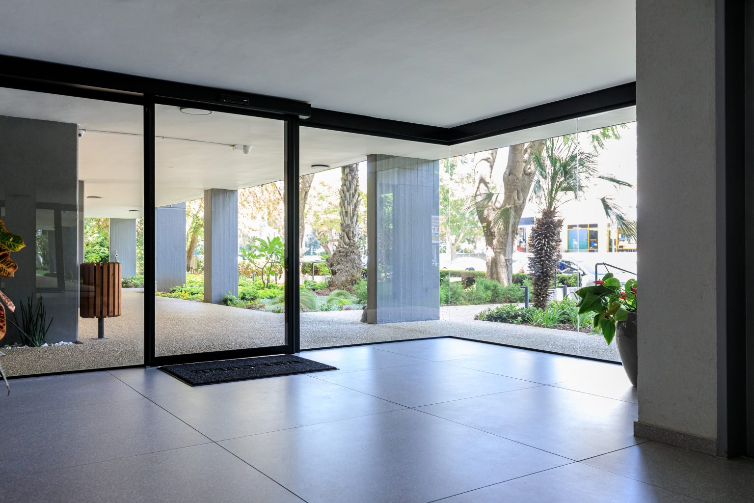 TAGOR RESIDANTIAL BUILDING AND LOBBY